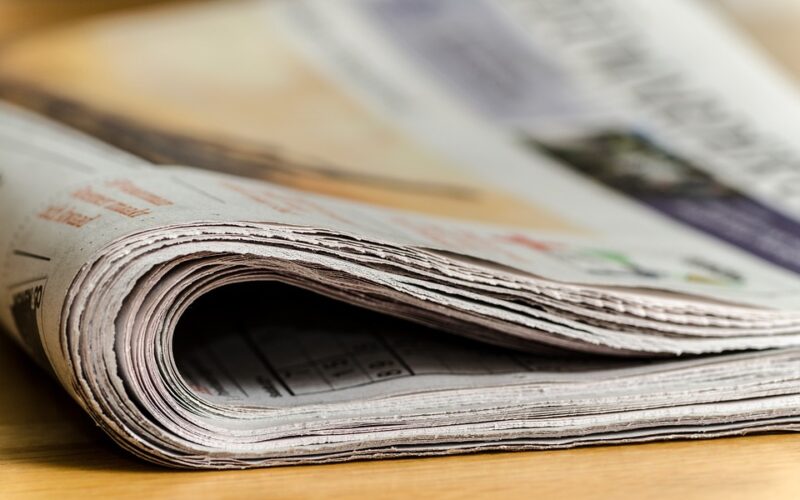 newspapers-444449_960_720
